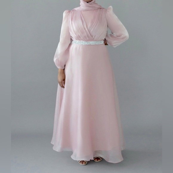 Gown - Picture 8 of 8